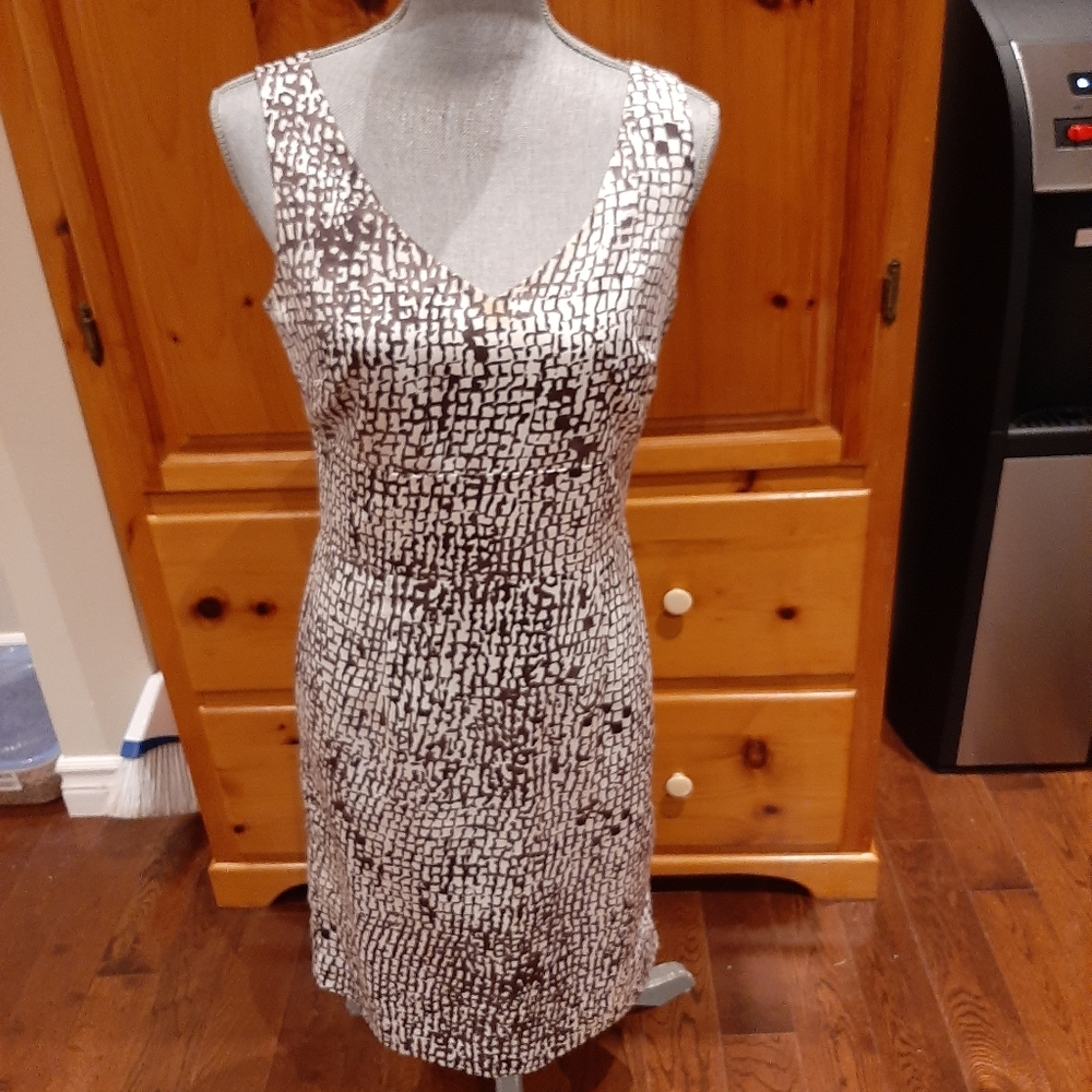 Silky feel Anne Taylor patterned dress